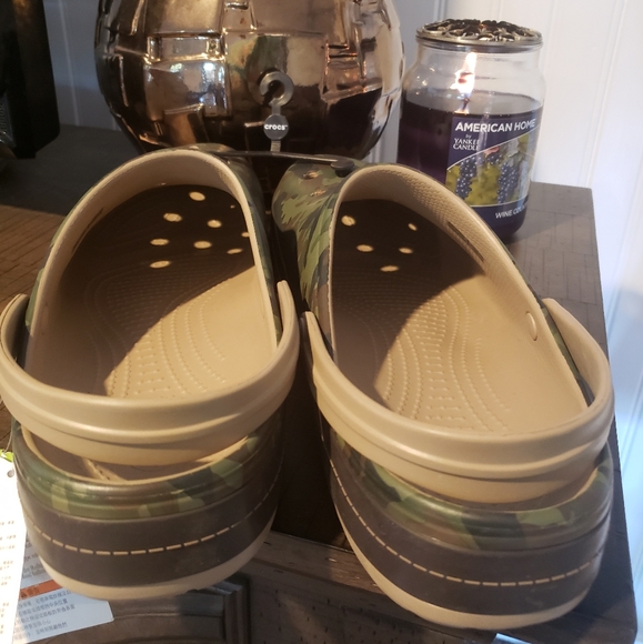 🆕️ NWT Crocs Crocband II Camo Clog - Picture 6 of 8